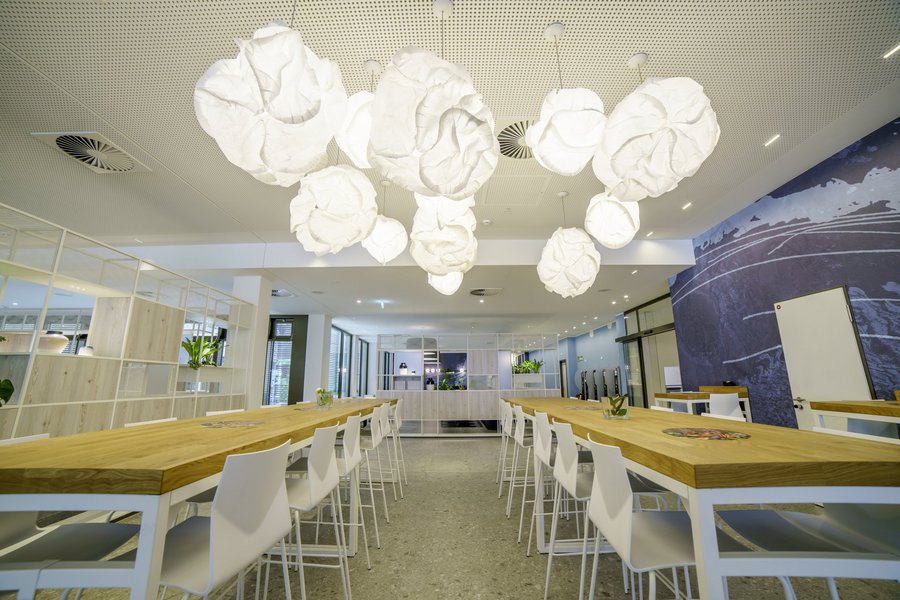 Dekoration des 100 Prozent Bio Betriebsrestaurants der Allianz Trade in Hamburg