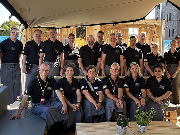 Das Team von apetito catering hilft bei der Sonderveranstaltung 100 Jahre Westfalen AG